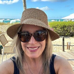 Meet your Posher, Janet